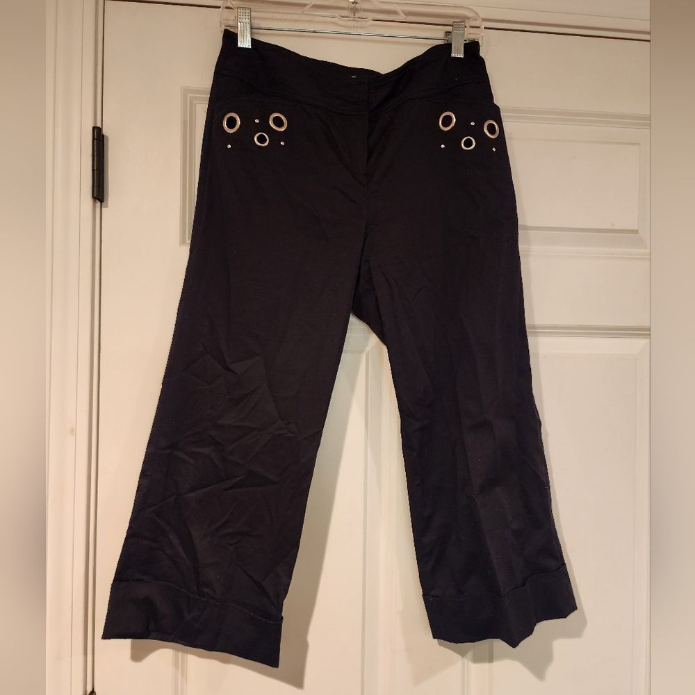 Essentials by A.B.S black and silver capris Pants Size 8